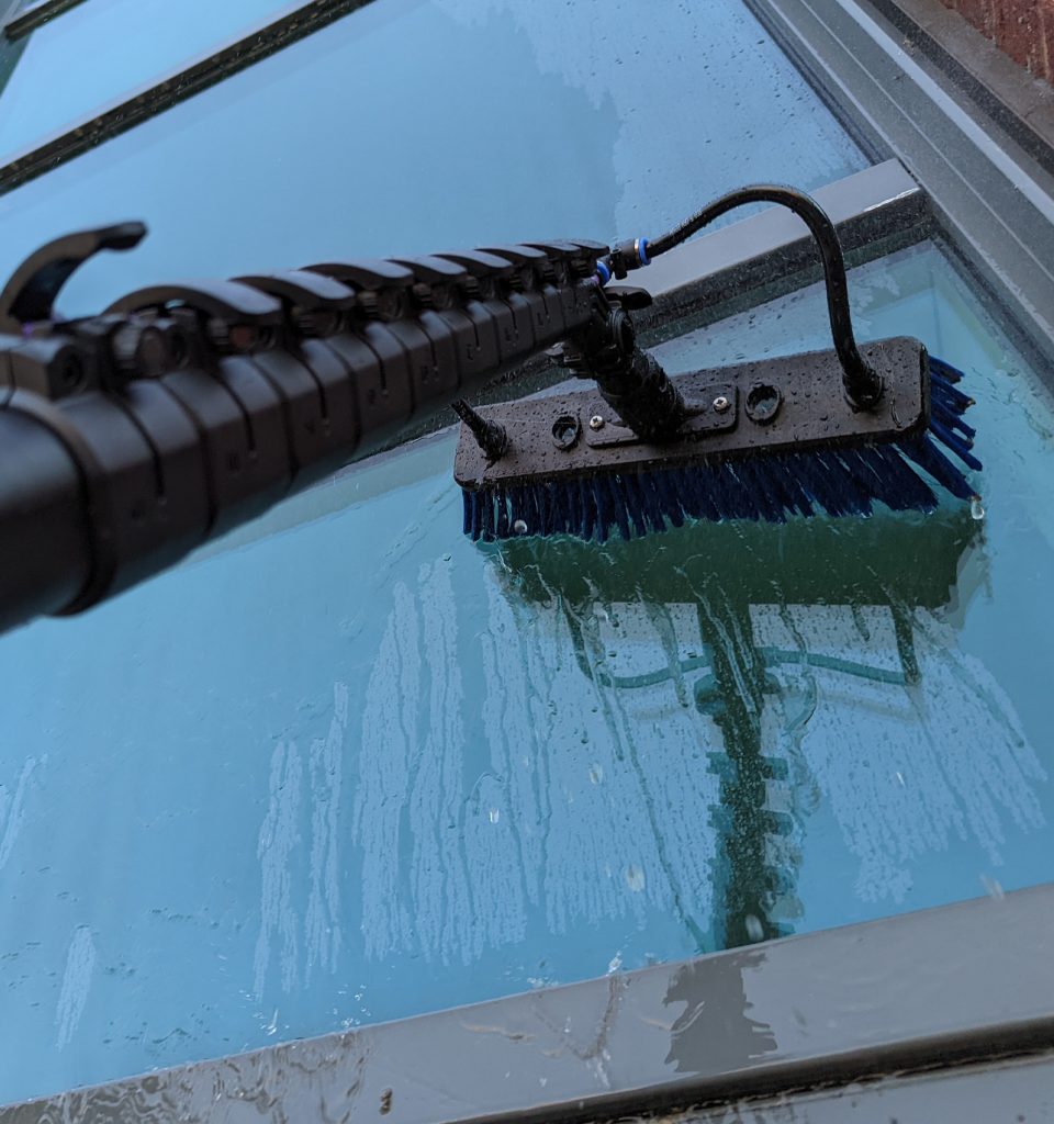 Telescopic Water Fed Pole – 40ft/12.2mtr (43ft Reach) Streamline&reg; OVA8&reg; 30T Carbon Fibre